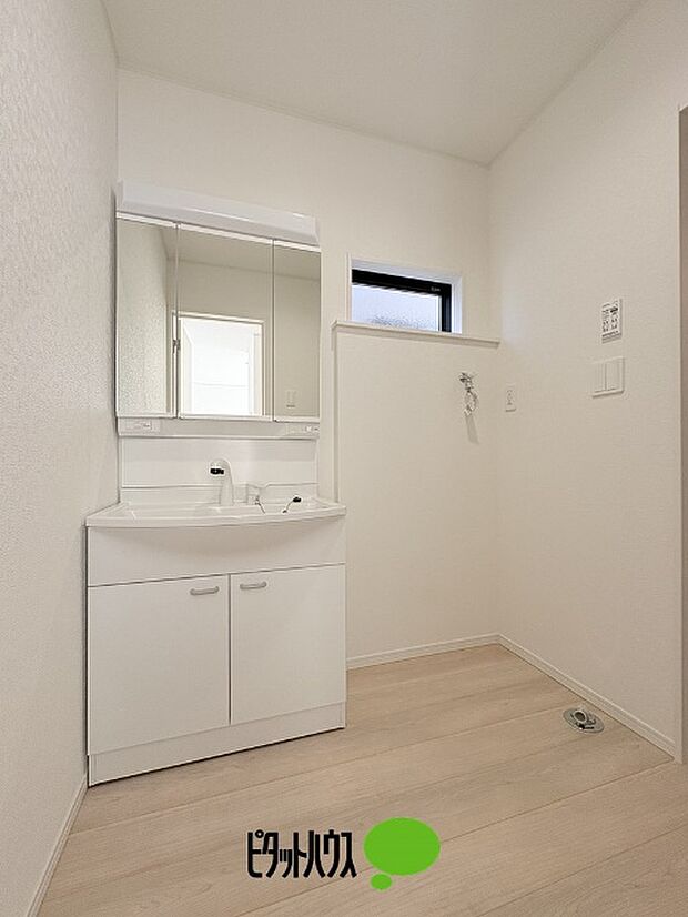 洗面化粧台＆洗濯機置き場