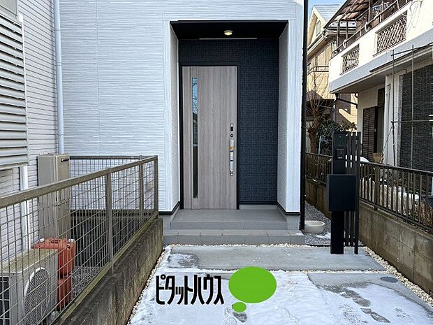 玄関アプローチ