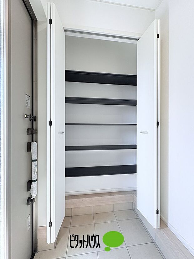 シューズボックス