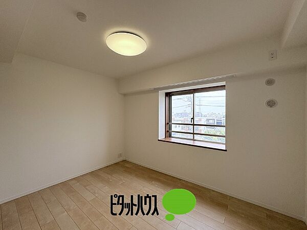 洋室6.7帖