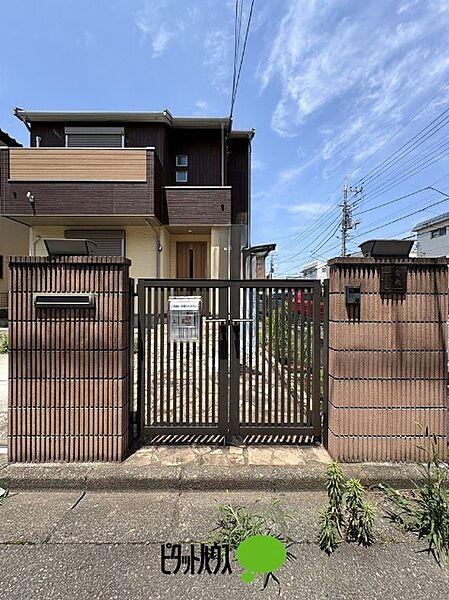玄関アプローチ