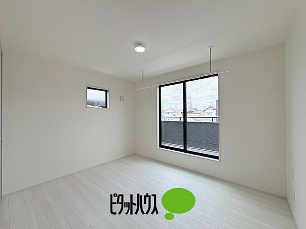 洋室6.8帖
