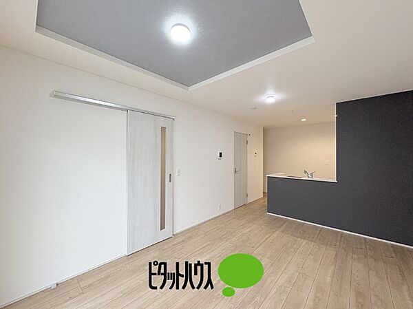 リビング/ダイニングを拡大表示
