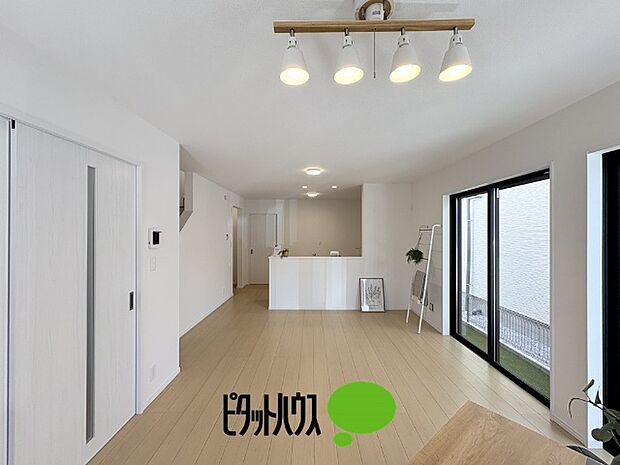 リビングダイニング