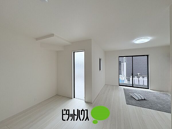 リビング/ダイニングを拡大表示