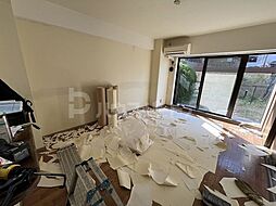 JR総武本線 市川駅 徒歩13分の賃貸マンション 1階3LDKのリビング/ダイニング