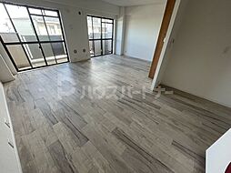 エクセレント丸太 3階1LDKのリビング/ダイニング