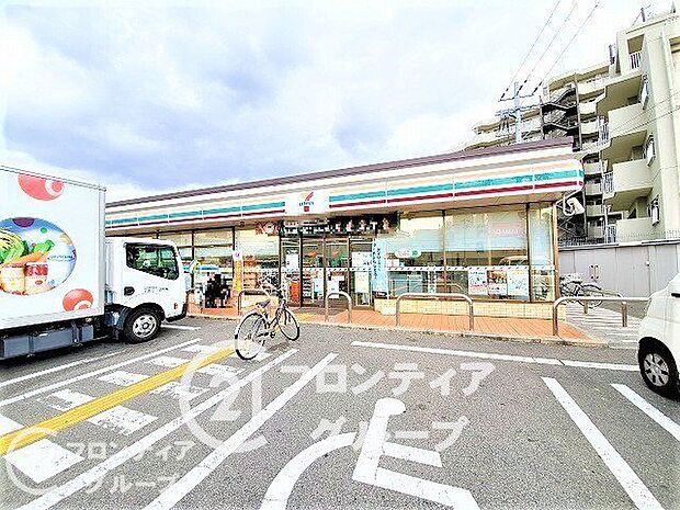セブンイレブン堺東上野芝町2丁店 徒歩8分。徒歩4分。 590m