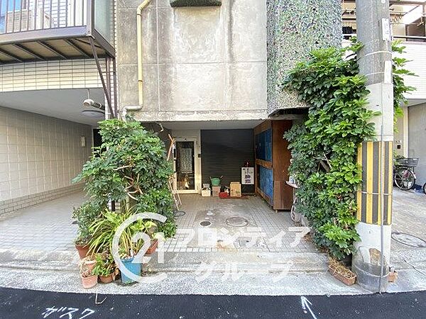 倉庫があり収納スペ―ス豊富です