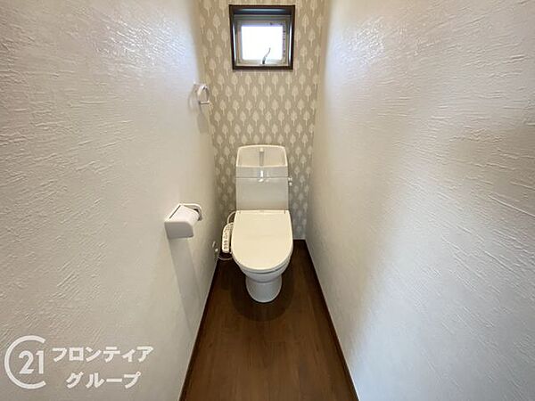 清潔感あふれるトイレで快適な毎日をサポートします。お手入れも簡単で、いつでも清潔に保てます。