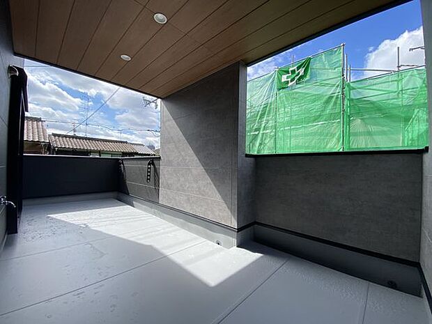 おうちでBBQを楽しんだり家庭菜園やワンちゃんの日向ぼっこスペースとしても使え、ご家族の思い出づくりに＋αの働きをしてくれます