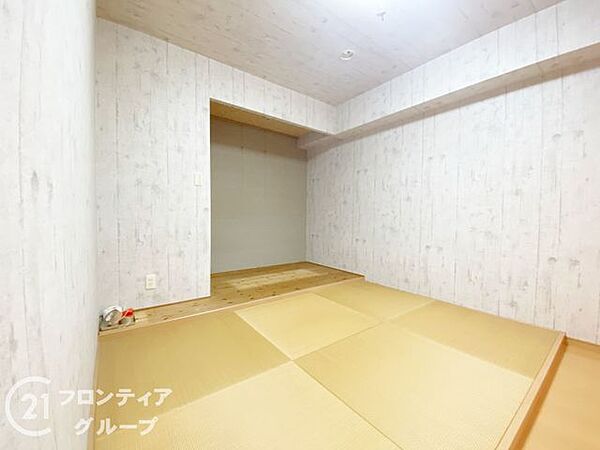 琉球畳の和室は、モダンなデザインと伝統の融合で、落ち着きと洗練された雰囲気を演出します！