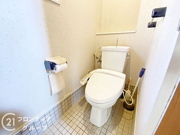 清潔感あふれるトイレで快適な毎日をサポートします。お手入れも簡単で、いつでも清潔に保てます。
