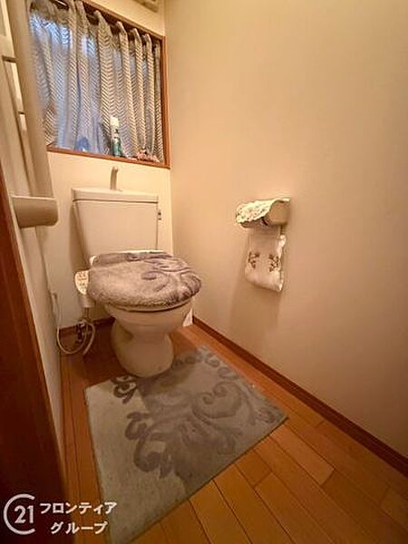 清潔感あふれるトイレで快適な毎日をサポートします。お手入れも簡単で、いつでも清潔に保てます。