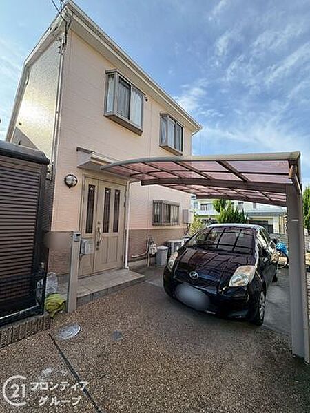 駐車場完備で、車をお持ちの方も安心して利用できる便利で快適な環境が整っており、日常の移動がスムーズです！