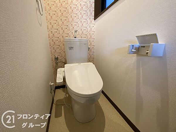 スタイリッシュなデザインのトイレで、気分もリフレッシュ。おしゃれなトイレで、インテリアとしても楽しめます