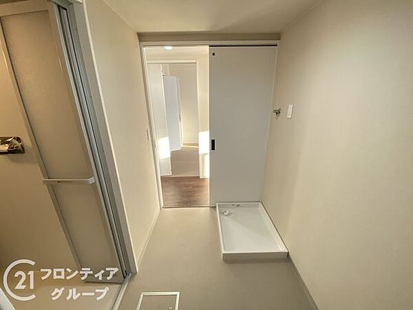 室内の洗濯機置場は、天候に左右されず、便利で快適な洗濯環境を提供し、家事の効率を高めます！