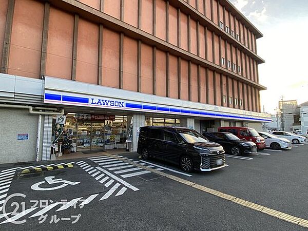 ローソン堺若松台店 徒歩10分。 770m