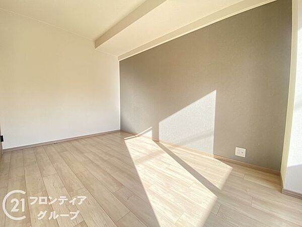 居室は、プライベートな時間を過ごすための静かな空間です。