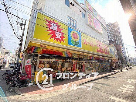 デイリーカナート住吉店 徒歩3分。 200m