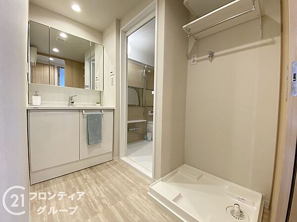 スタイリッシュな洗面所は、毎日の身支度が楽しくなるだけでなく、機能性も高く使いやすいデザインです！