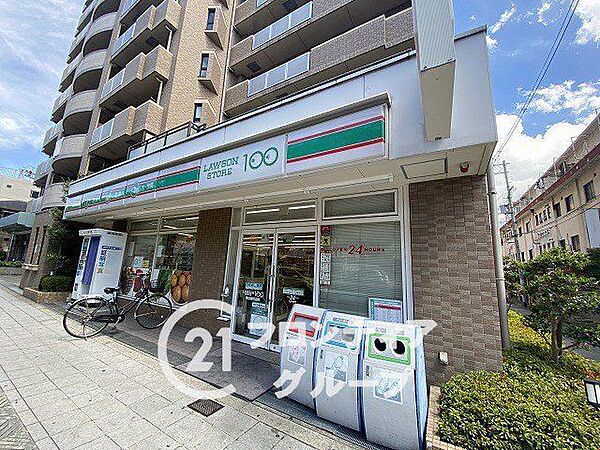 ローソンストア100東住吉田辺店 徒歩3分。 210m
