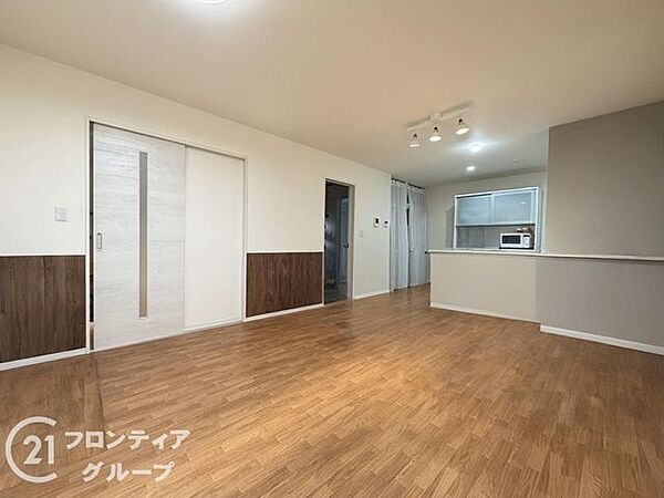 使いやすい駐車場で、家族全員が快適に利用できるスペースです