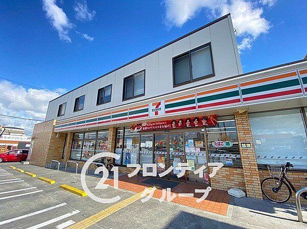 セブンイレブン堺深井中町店 徒歩6分。 410m