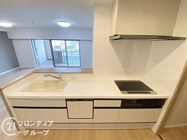 対面カウンターで、家族とコミュニケーションを取りながら料理ができるキッチンです