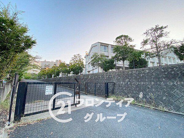 和泉市立北池田中学校 徒歩31分。 2410m