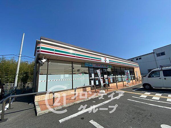 セブンイレブン堺山田3丁店 徒歩8分。 590m