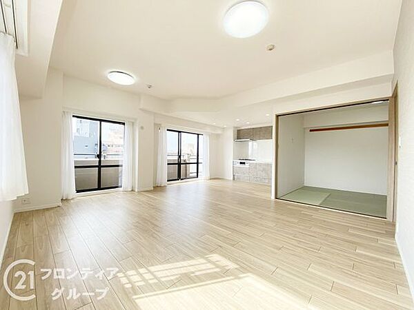 リビング/ダイニングを拡大表示