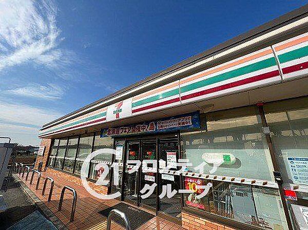 セブンイレブン堺下黒山店 徒歩7分。 520m