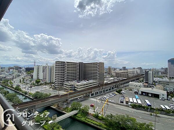 目の前が開けた眺望のマンションは、毎日美しい景色を楽しめ、心地よい開放感を提供する素晴らしい住環境です！