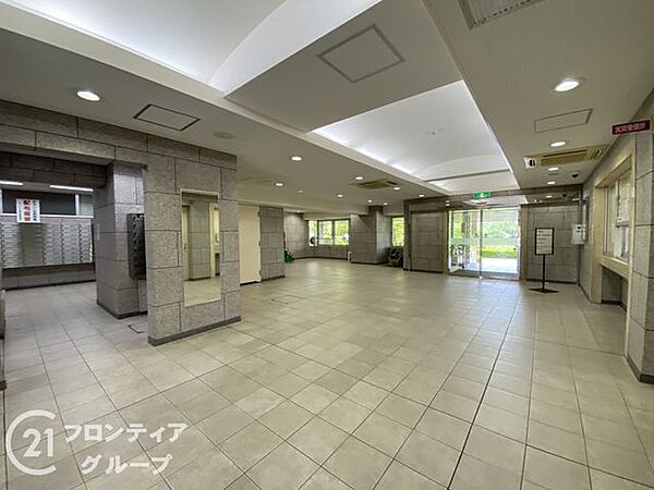 マンションのロビーは、住民の皆様が集うコミュニケーションの場であり、憩いの場です。