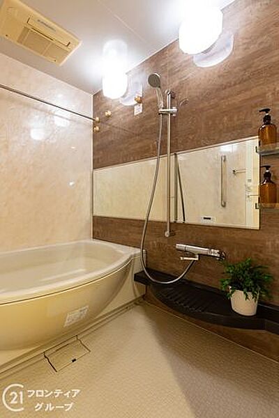 バスとトイレが別室なので、トイレの床濡れを気にせず、ゆったり湯船にも浸れます。