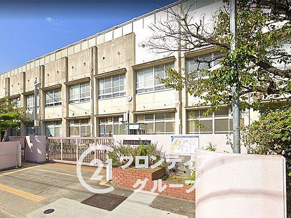 堺市立浜寺昭和小学校 徒歩13分。 1010m