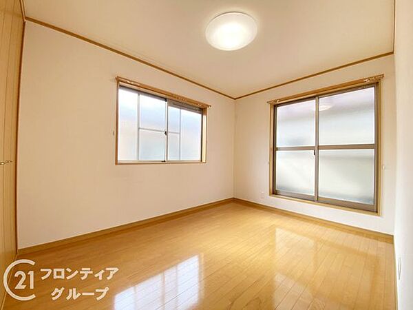 居室は、プライベートな時間を過ごすための静かな空間です。