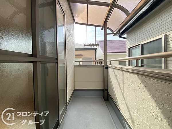 風通しの良いバルコニーで、心地よい空間を提供します