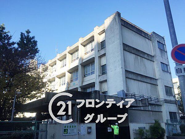 堺市立中百舌鳥小学校 徒歩5分。 400m