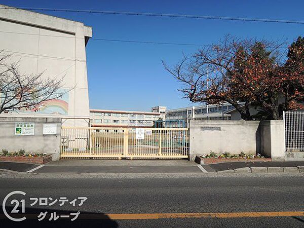 堺市立日置荘小学校 徒歩7分。 500m