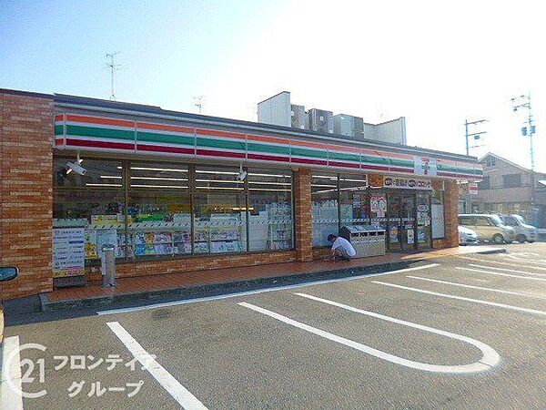 セブンイレブン堺堀上緑町店 徒歩7分。 540m
