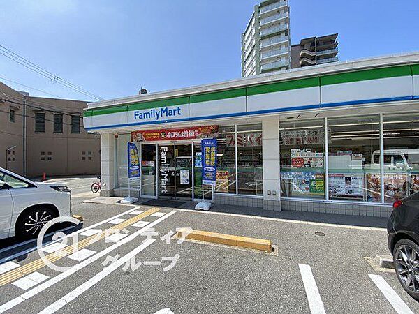 ファミリーマート堺津久野町店 徒歩1分。 40m