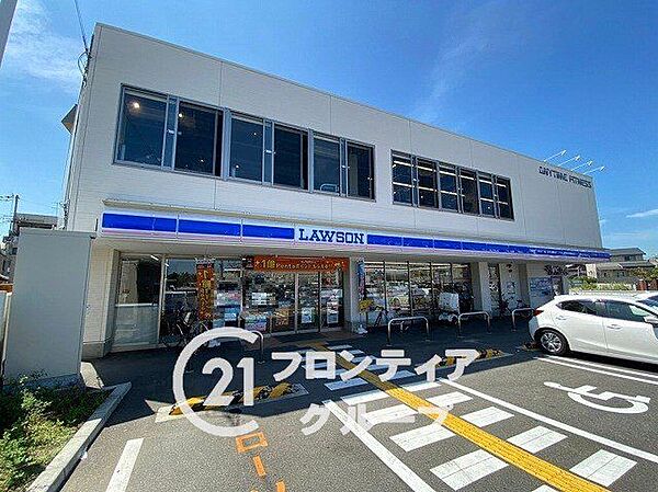 ローソン堺鉄砲町西店 徒歩7分。 540m