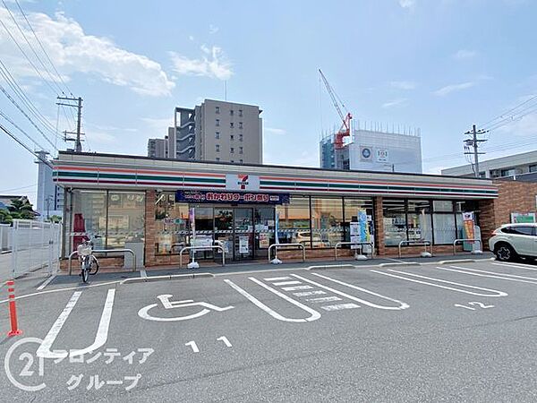 セブンイレブン堺三国ヶ丘駅東店 徒歩2分。 90m