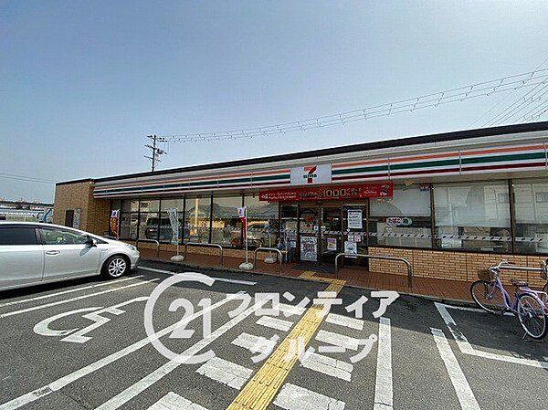 セブンイレブン堺辻之店 徒歩9分。 680m