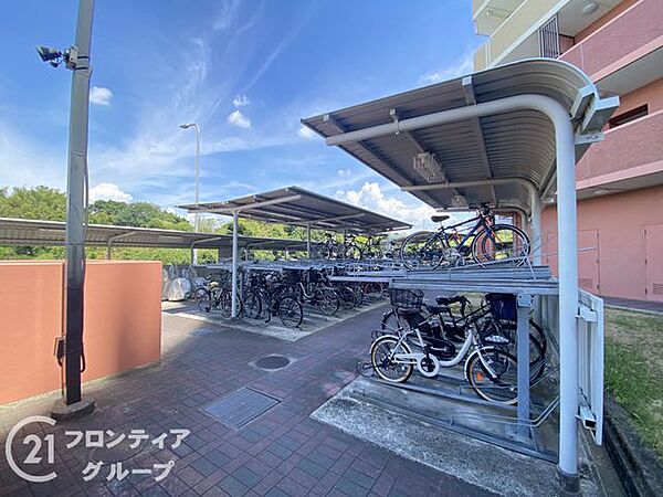 写真だけではわからない採光・広さ・周辺環境の実感は、実際に足を運んでみることが一番です。ご見学はいつでもご予約いただけます