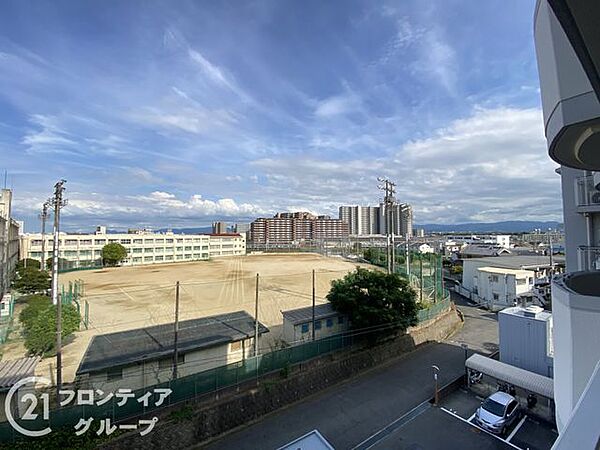 マイホームは一生に一度の大きな買い物だからこそ、納得いくまで情報を集めてほしいと思います。疑問はどんどんスタッフにぶつけてください