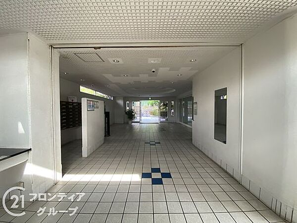 写真だけではわからない採光・広さ・周辺環境の実感は、実際に足を運んでみることが一番です。ご見学はいつでもご予約いただけます