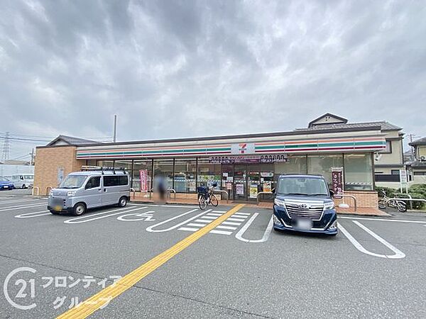 セブンイレブン堺向陵東町2丁店 徒歩3分。 220m